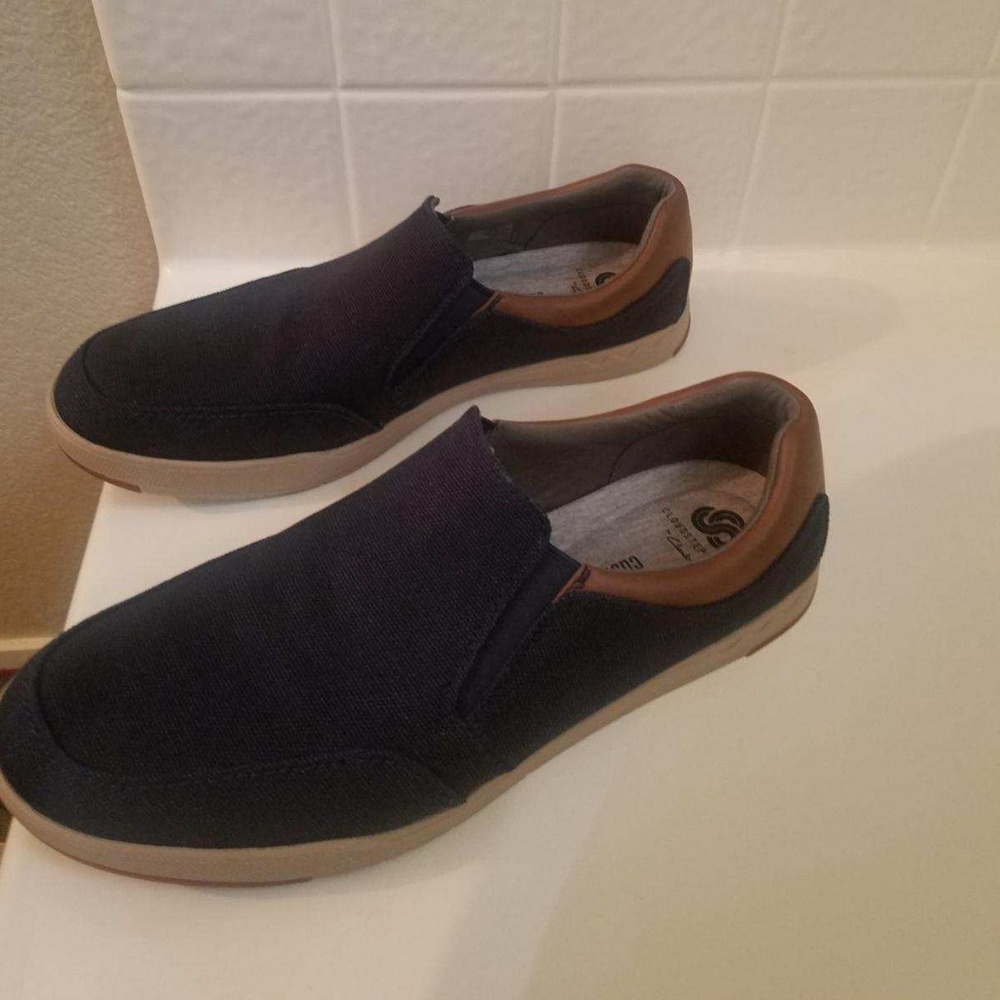 Shoes - Picture 2 of 4